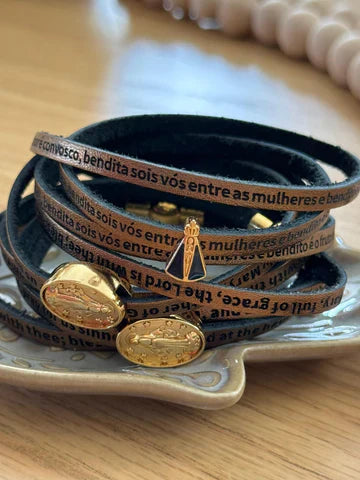 BRACELETS WITH BEADS